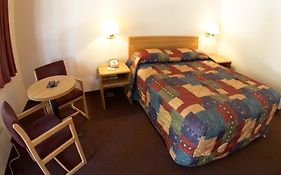 EZ 8 Motel Airporter